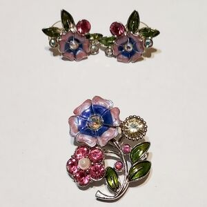Avon vintage rhinestones accents set brooch and earrings